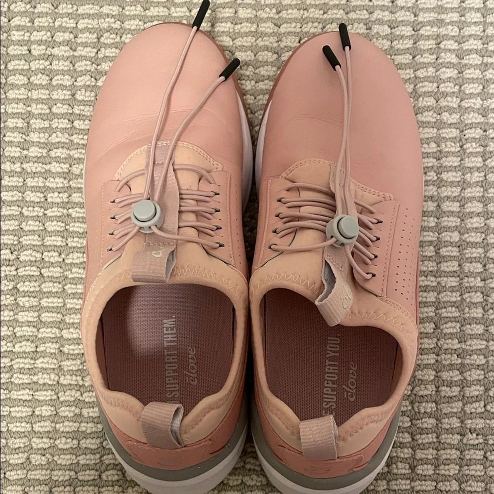 Women’s Athletic Slip-On Sneakers in Light Pink